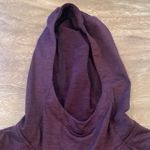 Athleta running pullover- reflective - Picture 4 of 6